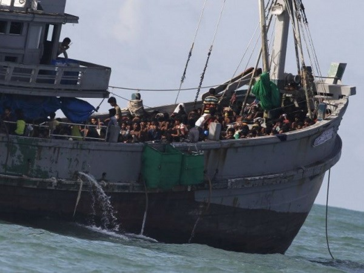 Myanmar bắt giữ thuyền buôn người, 7 người Rohingya thiệt mạng